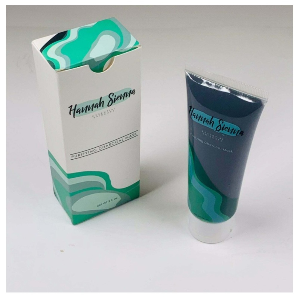 BRAND NEW! Hannah Sienna Purifying Charcoal Mask